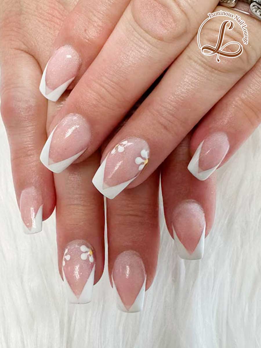 Luminous Nail Lounge